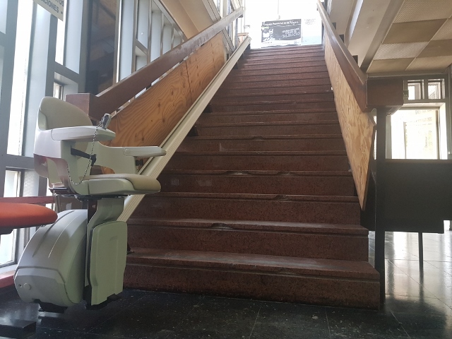 Foto de una silla salvaescaleras - Cipolletti